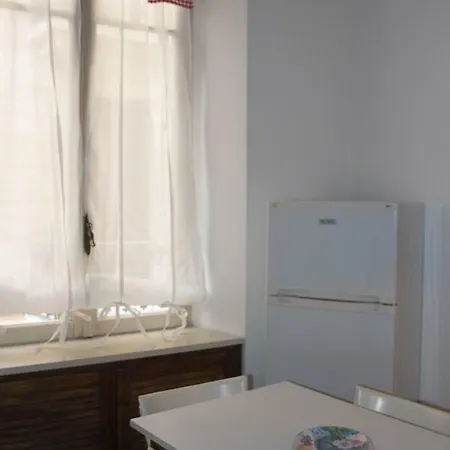 Centralissimo Trilocale Ampio Terrazzo, Casa Gasco דירה אלסיו