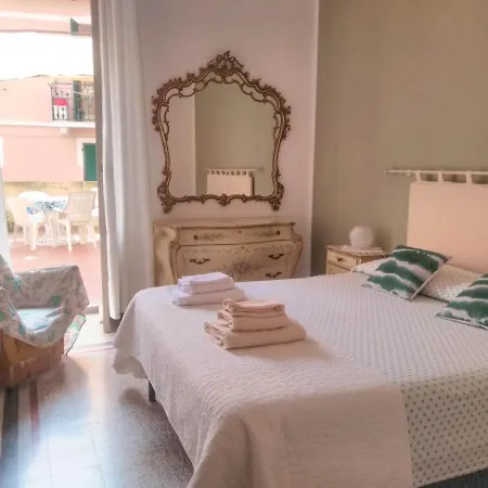 Centralissimo Trilocale Ampio Terrazzo, Casa Gasco Alassio