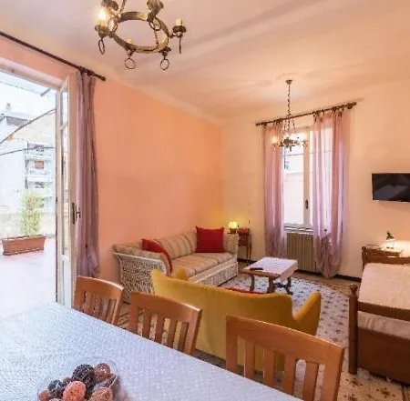 Centralissimo Trilocale Ampio Terrazzo, Casa Gasco Appartement